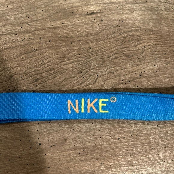 Nike Keychain / Lanyard - Picture 3 of 6